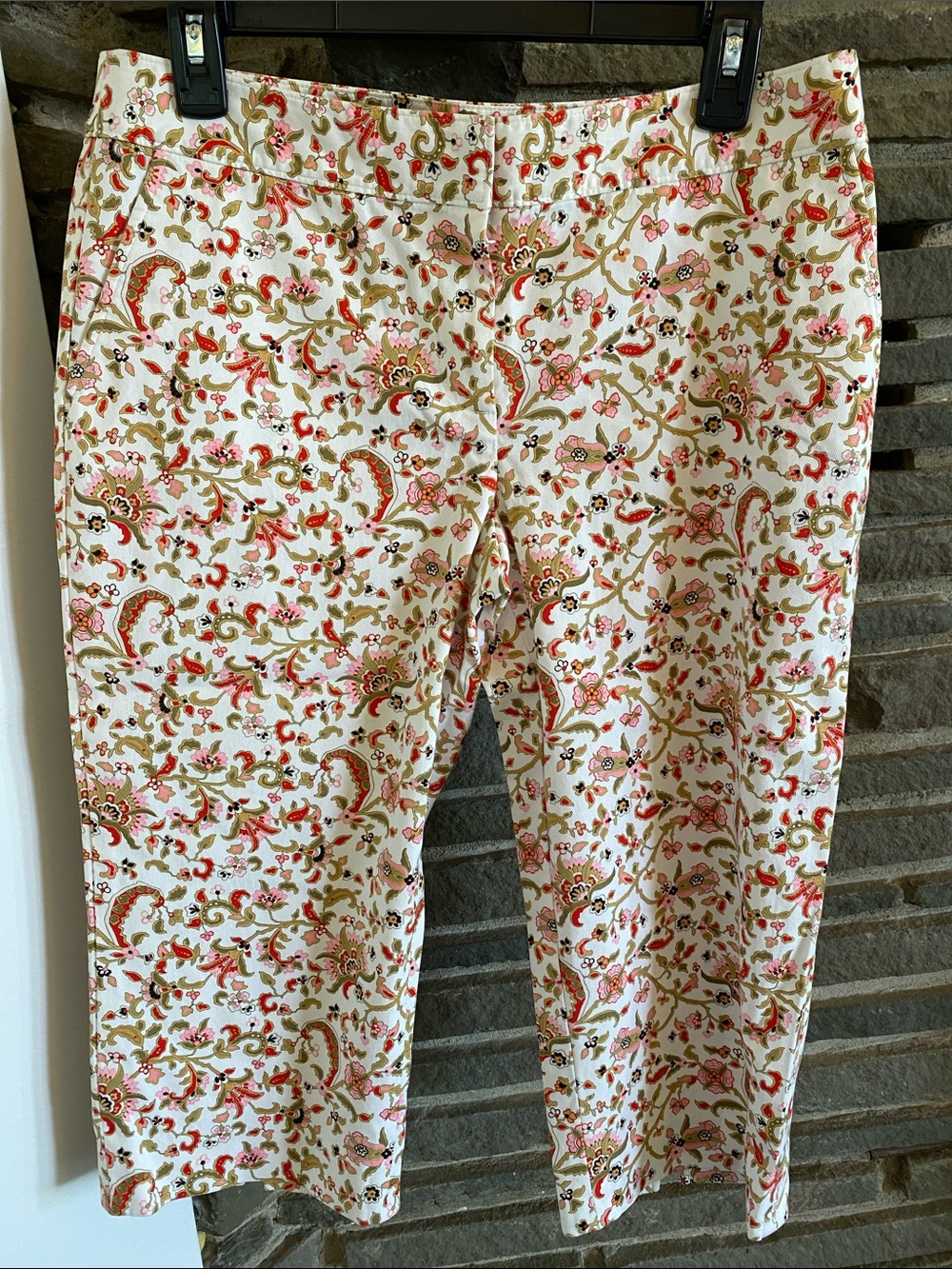 Tommy Bahama Capri Floral Paisley, classic Print Cropped Pants colorful